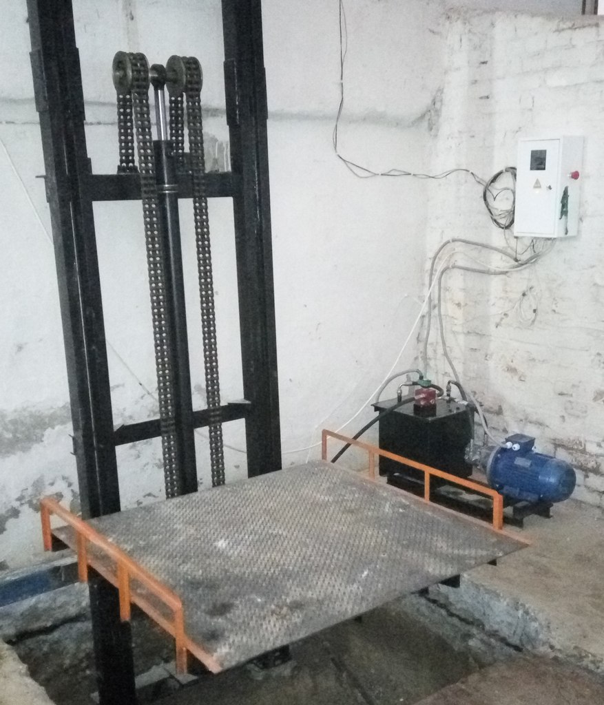 Підйомники консольного типу Підйомники консольного типу